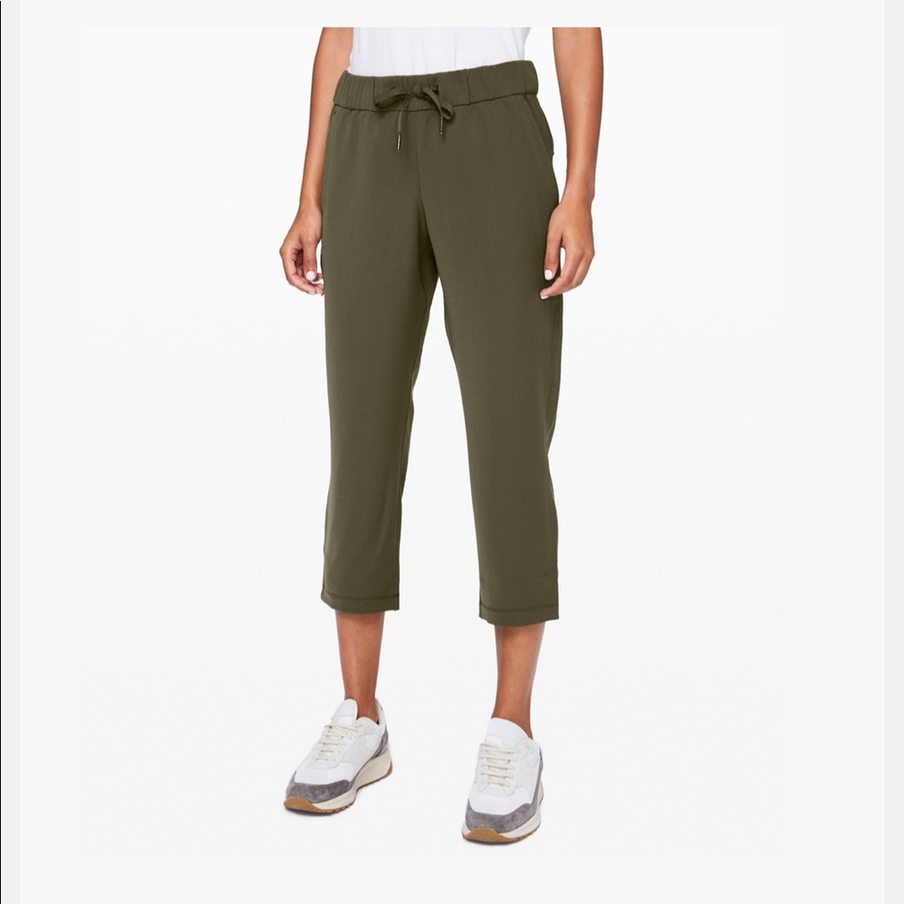 Lululemon On The Fly Crop 23’ Woven